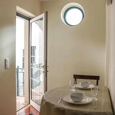 Traditional Portuguese - Casa Martins No 52 *