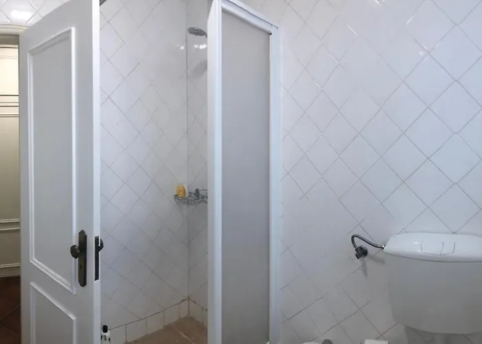 Traditional Portuguese - Casa Martins No 52 *